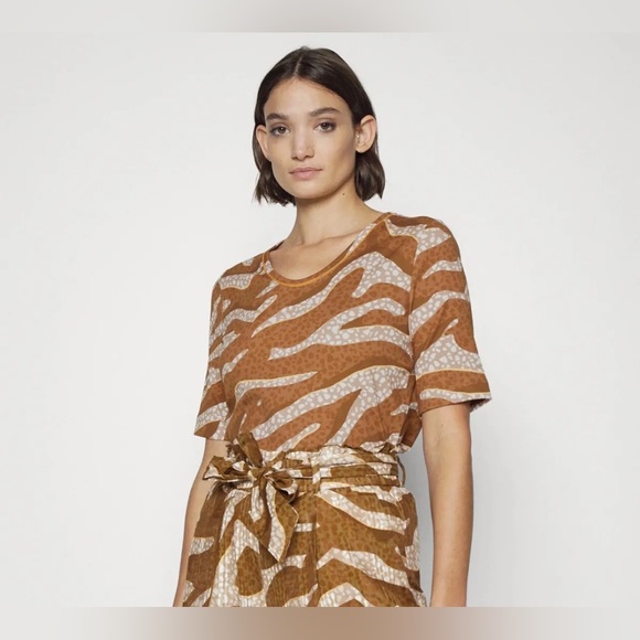 NEW MARC CAIN SAFARI PRINT TOP Short Sleeve Round Neck Cotton $170 Multi Sz - Picture 2 of 7